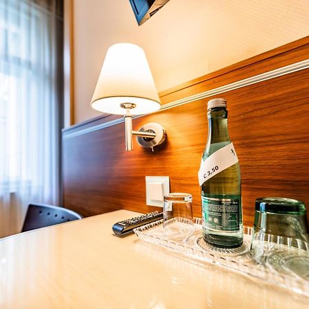 ウィーン ペンション バロネッセ Bed & Breakfast エクステリア 写真