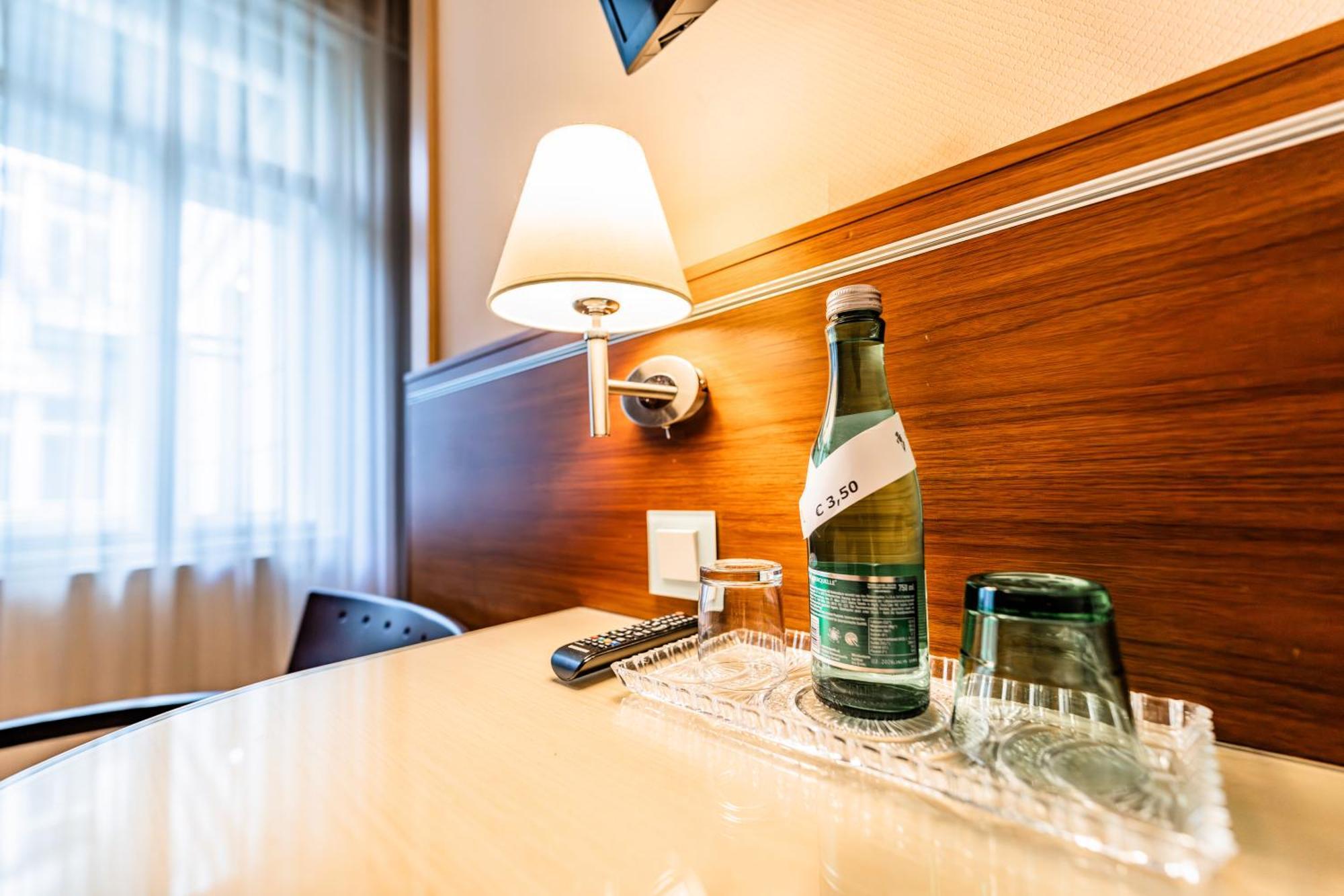 ウィーン ペンション バロネッセ Bed & Breakfast エクステリア 写真