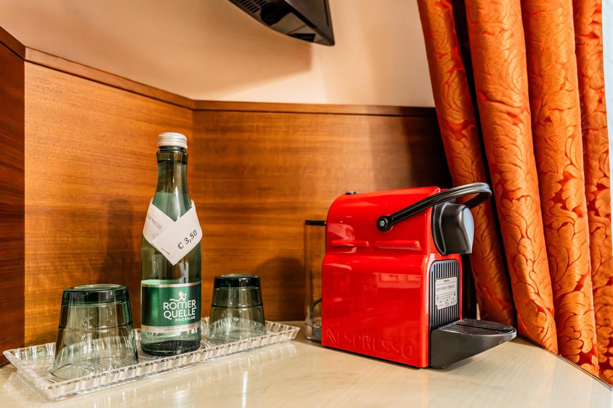 ウィーン ペンション バロネッセ Bed & Breakfast エクステリア 写真