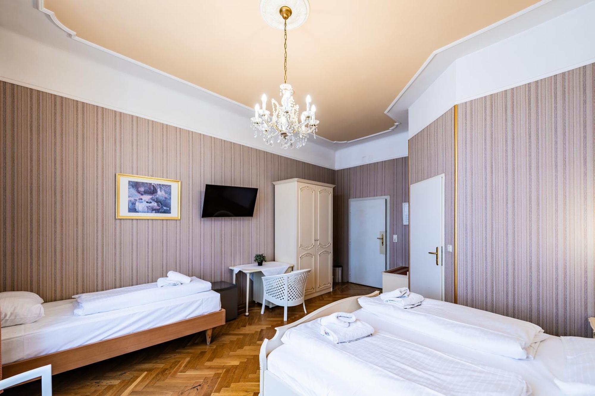 ウィーン ペンション バロネッセ Bed & Breakfast エクステリア 写真