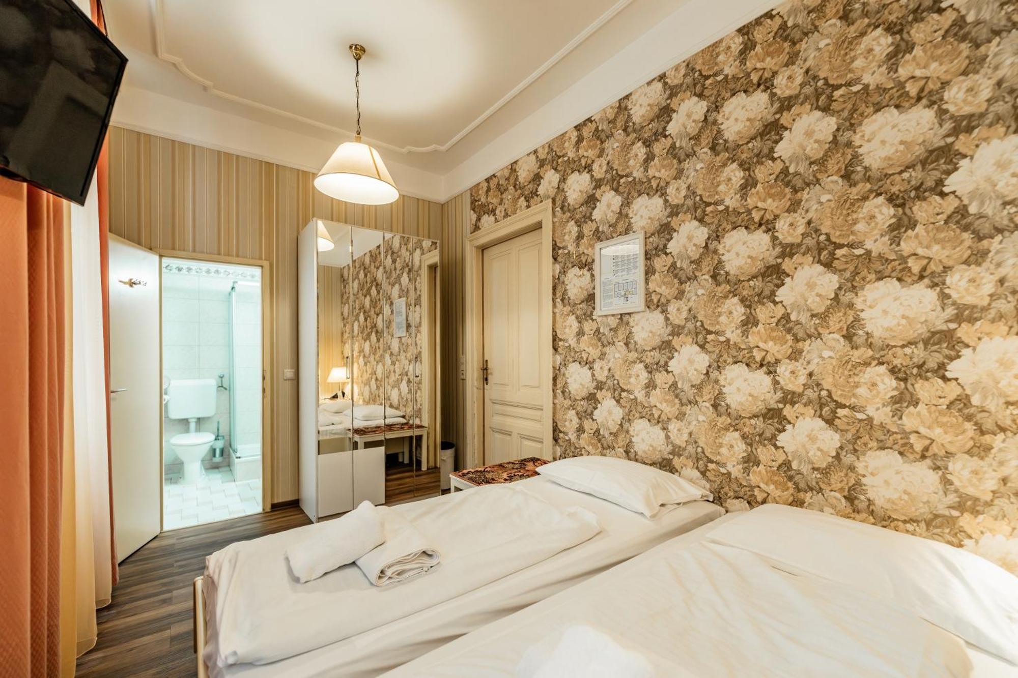 ウィーン ペンション バロネッセ Bed & Breakfast エクステリア 写真