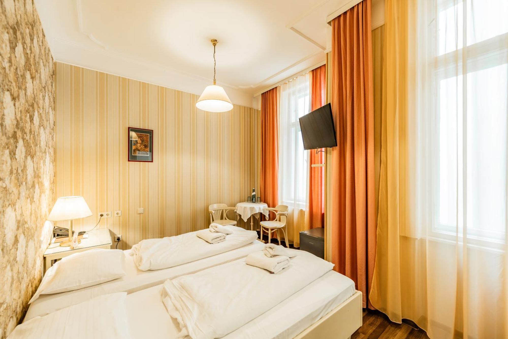 ウィーン ペンション バロネッセ Bed & Breakfast エクステリア 写真