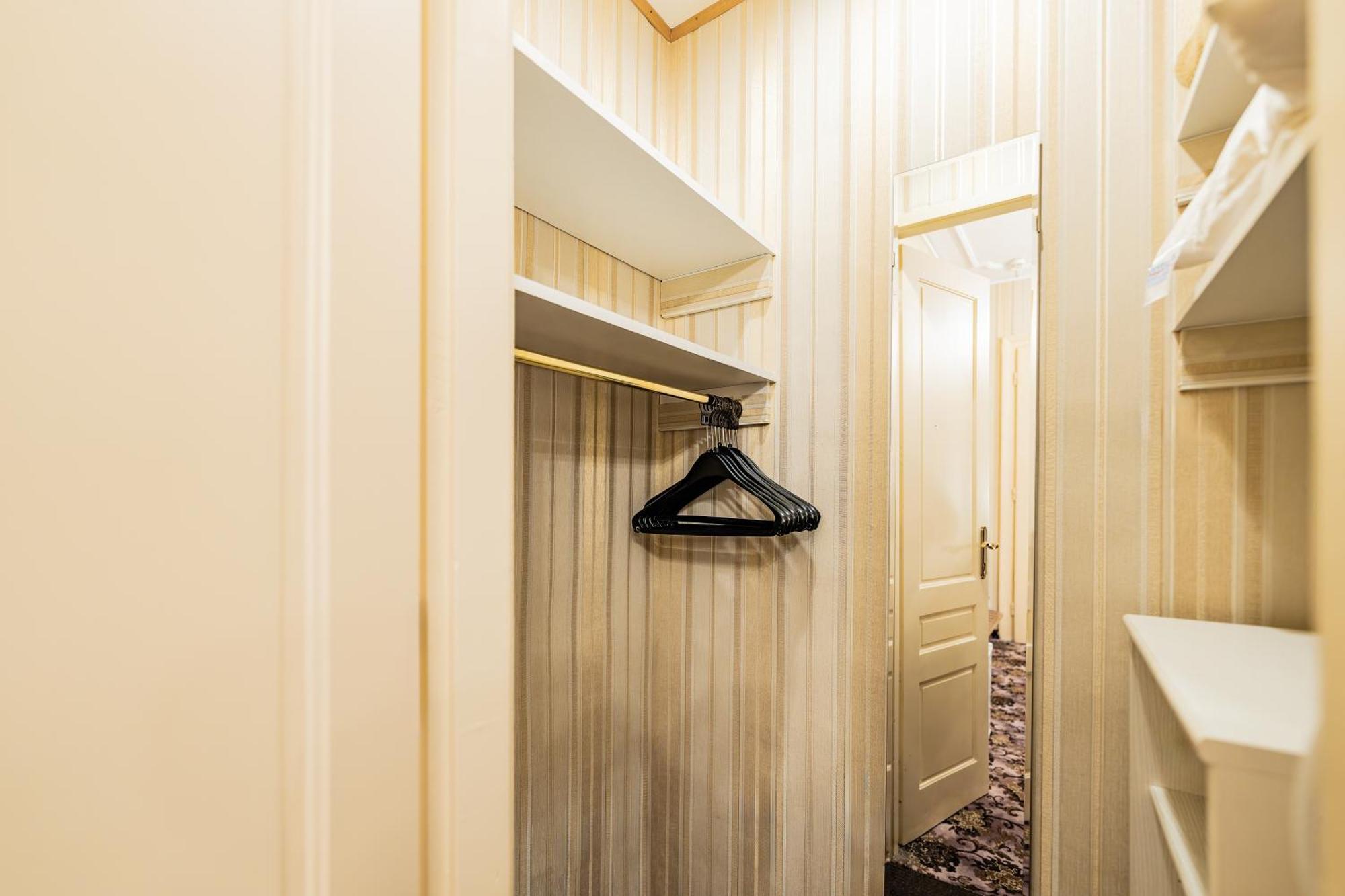 ウィーン ペンション バロネッセ Bed & Breakfast エクステリア 写真