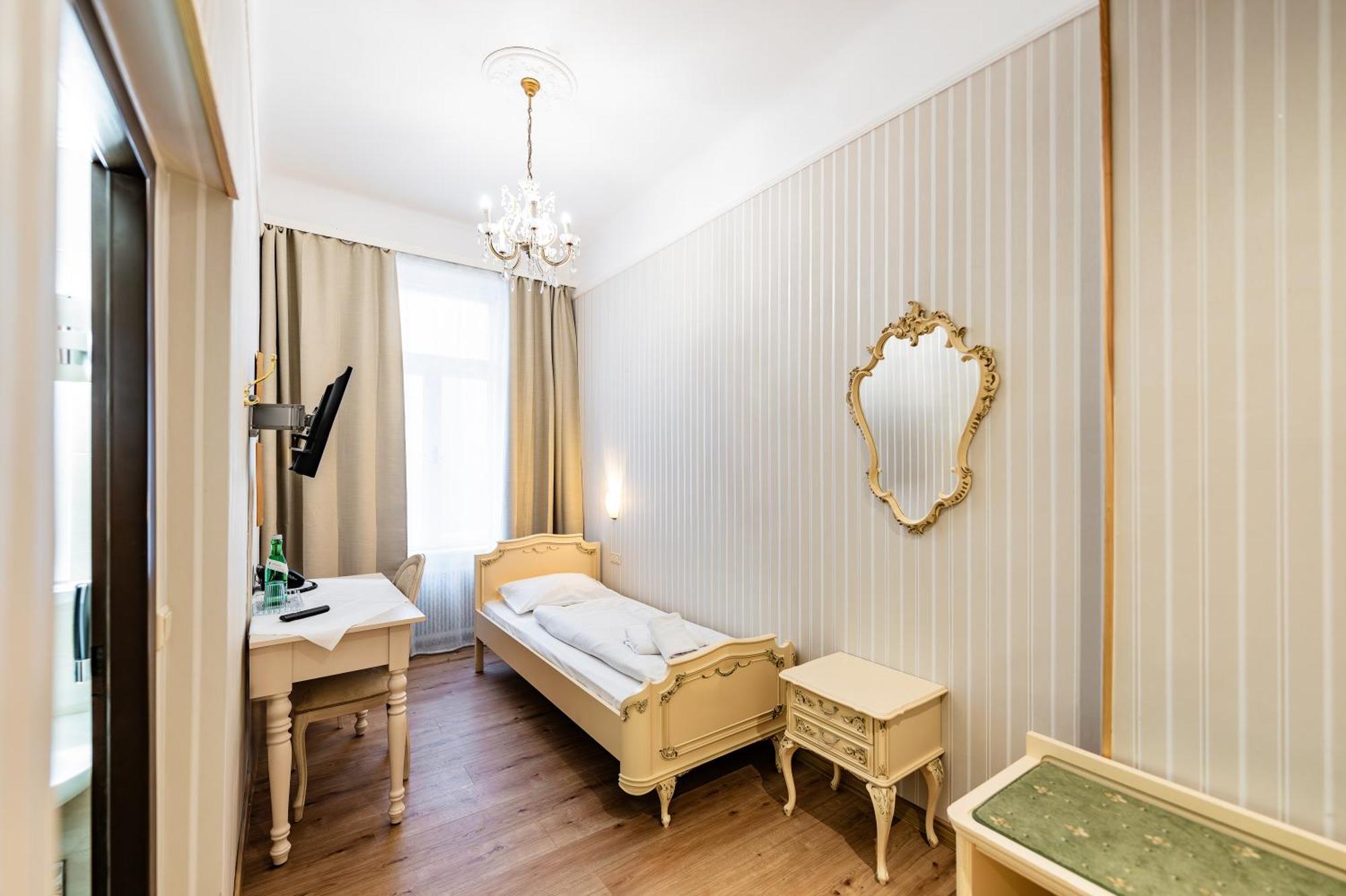ウィーン ペンション バロネッセ Bed & Breakfast エクステリア 写真