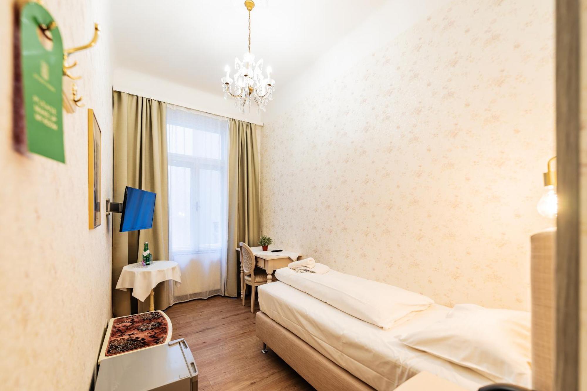 ウィーン ペンション バロネッセ Bed & Breakfast エクステリア 写真