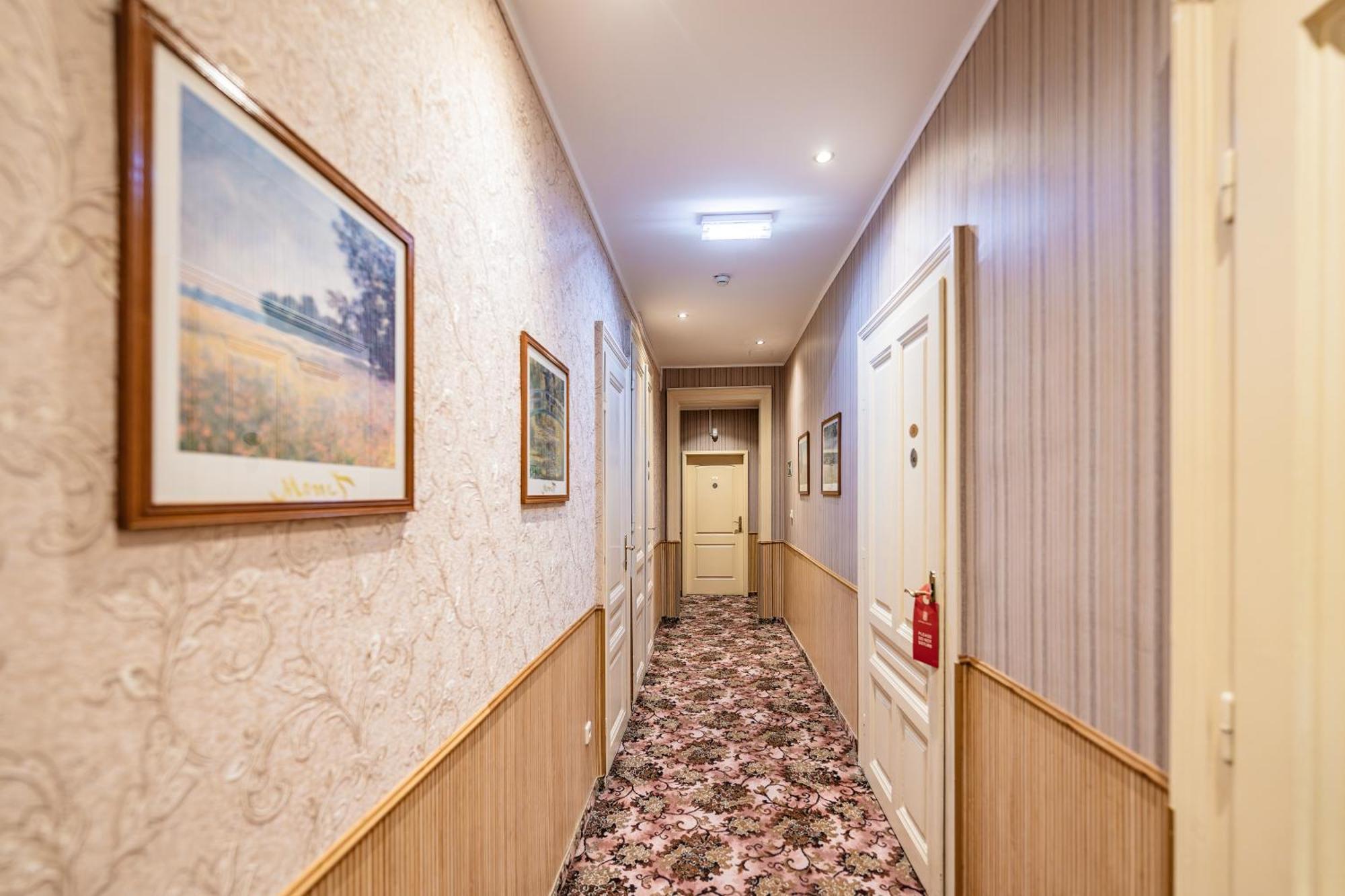 ウィーン ペンション バロネッセ Bed & Breakfast エクステリア 写真