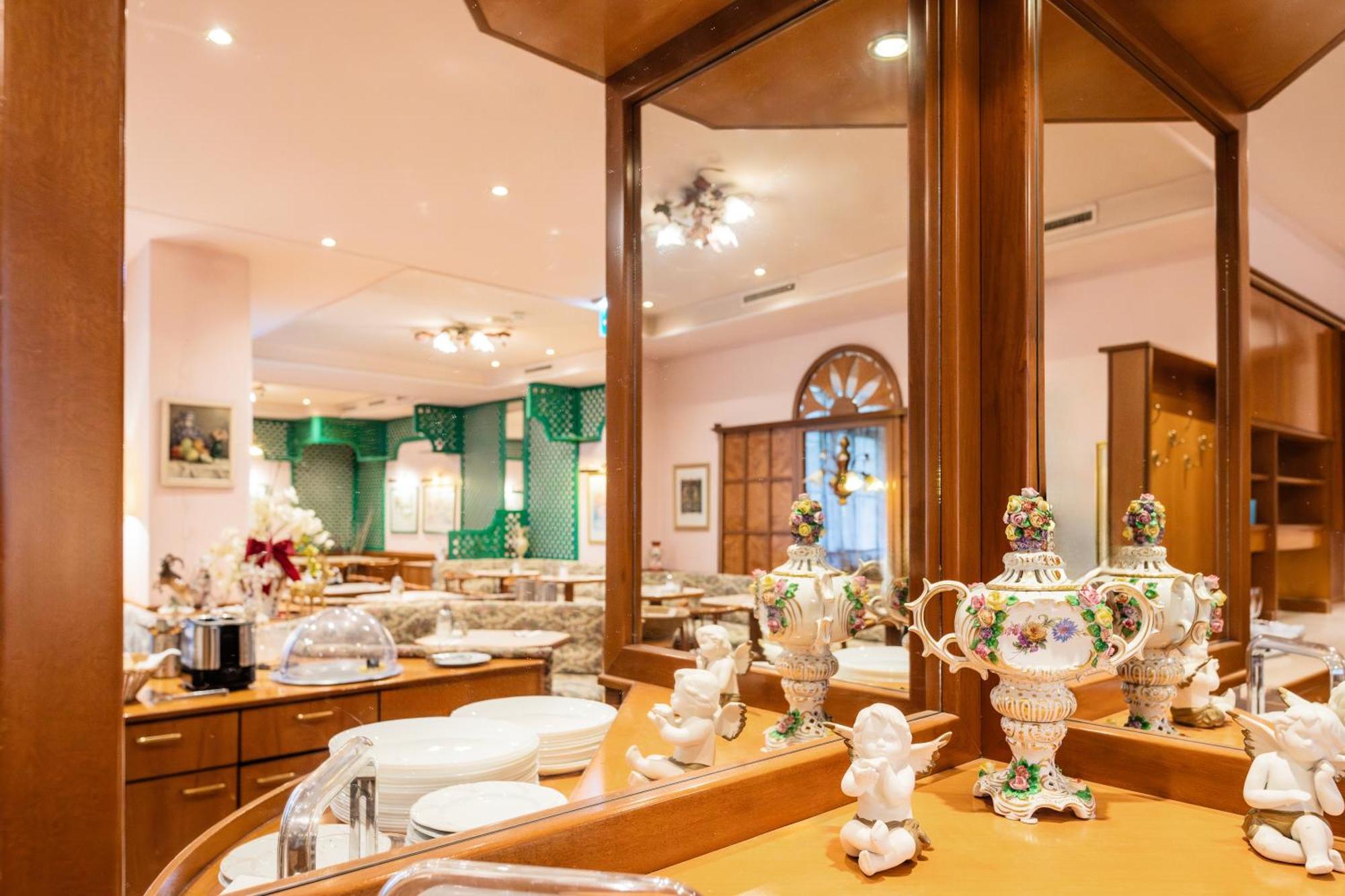 ウィーン ペンション バロネッセ Bed & Breakfast エクステリア 写真