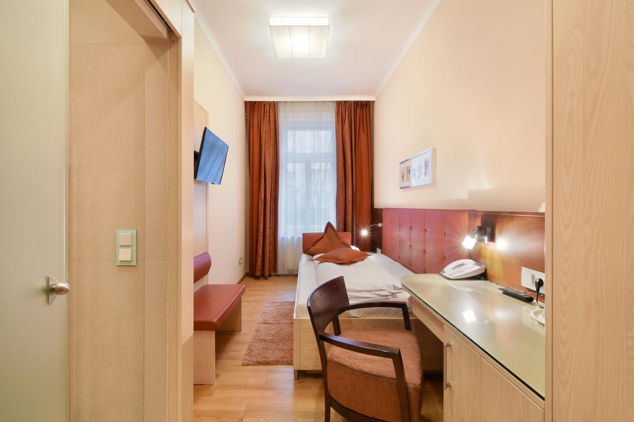 ウィーン ペンション バロネッセ Bed & Breakfast エクステリア 写真