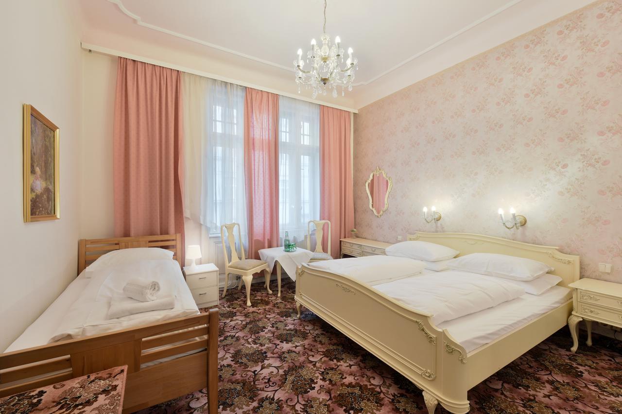 ウィーン ペンション バロネッセ Bed & Breakfast エクステリア 写真