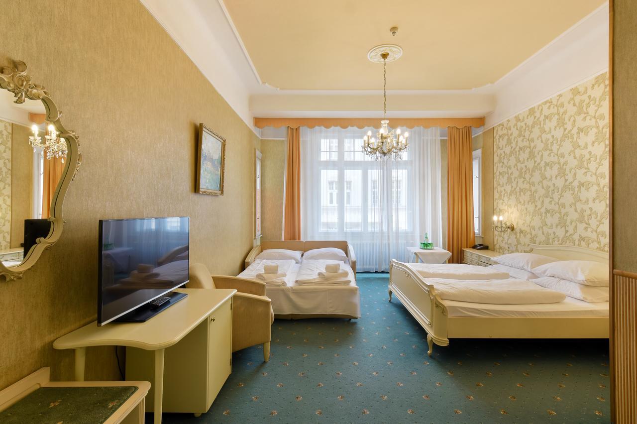 ウィーン ペンション バロネッセ Bed & Breakfast エクステリア 写真